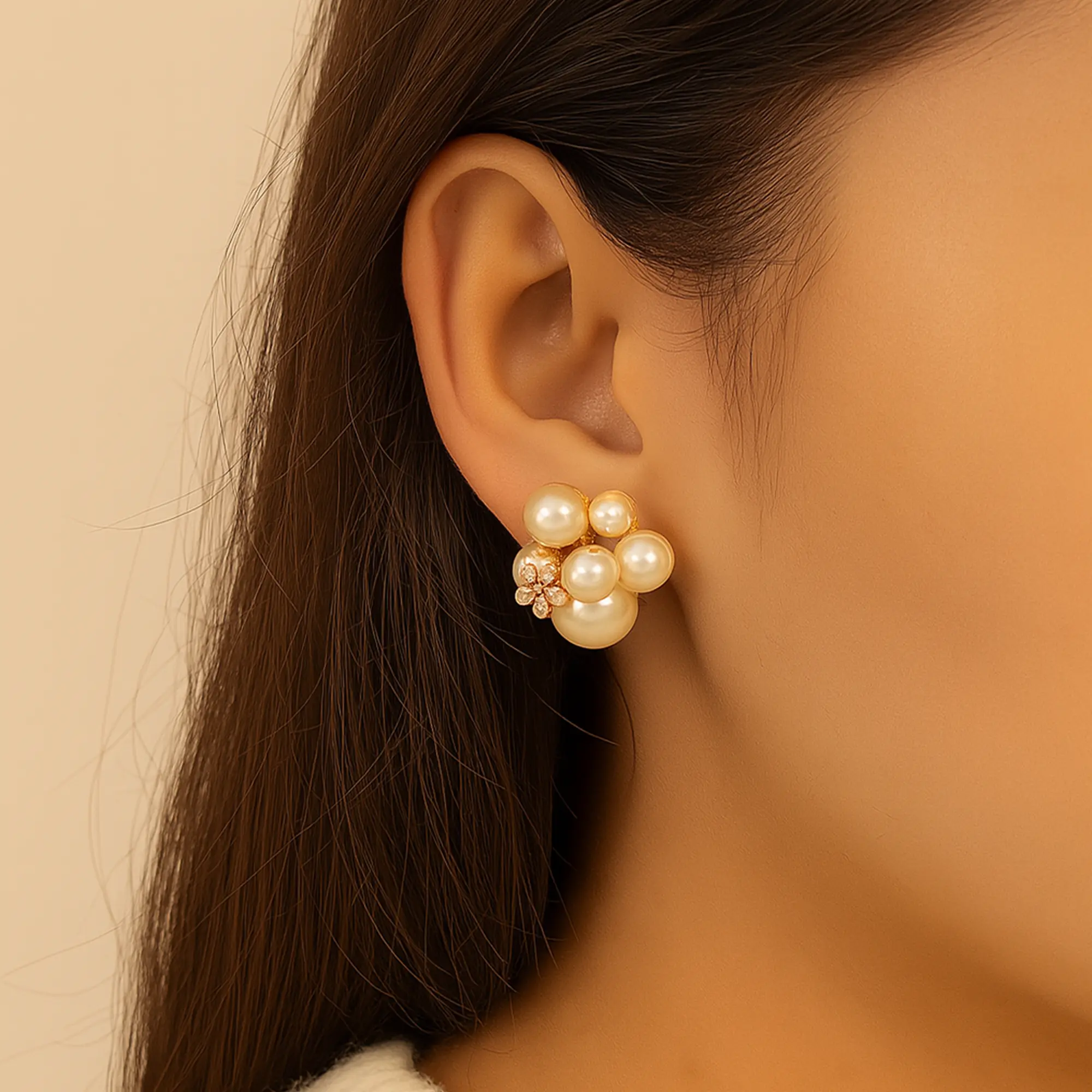 Multi Pearl Earring - Hover