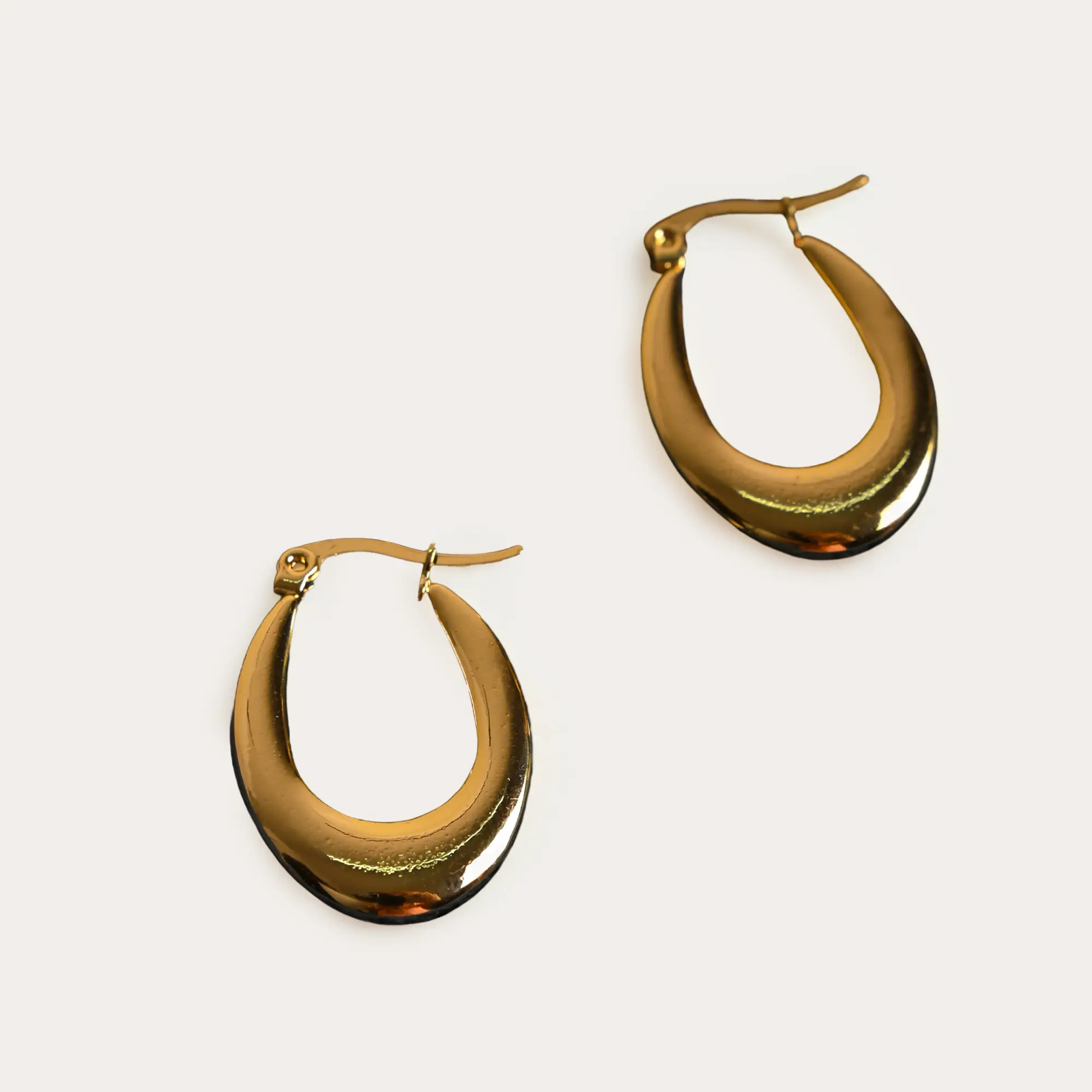 U shaped Chunky Earrings - Main